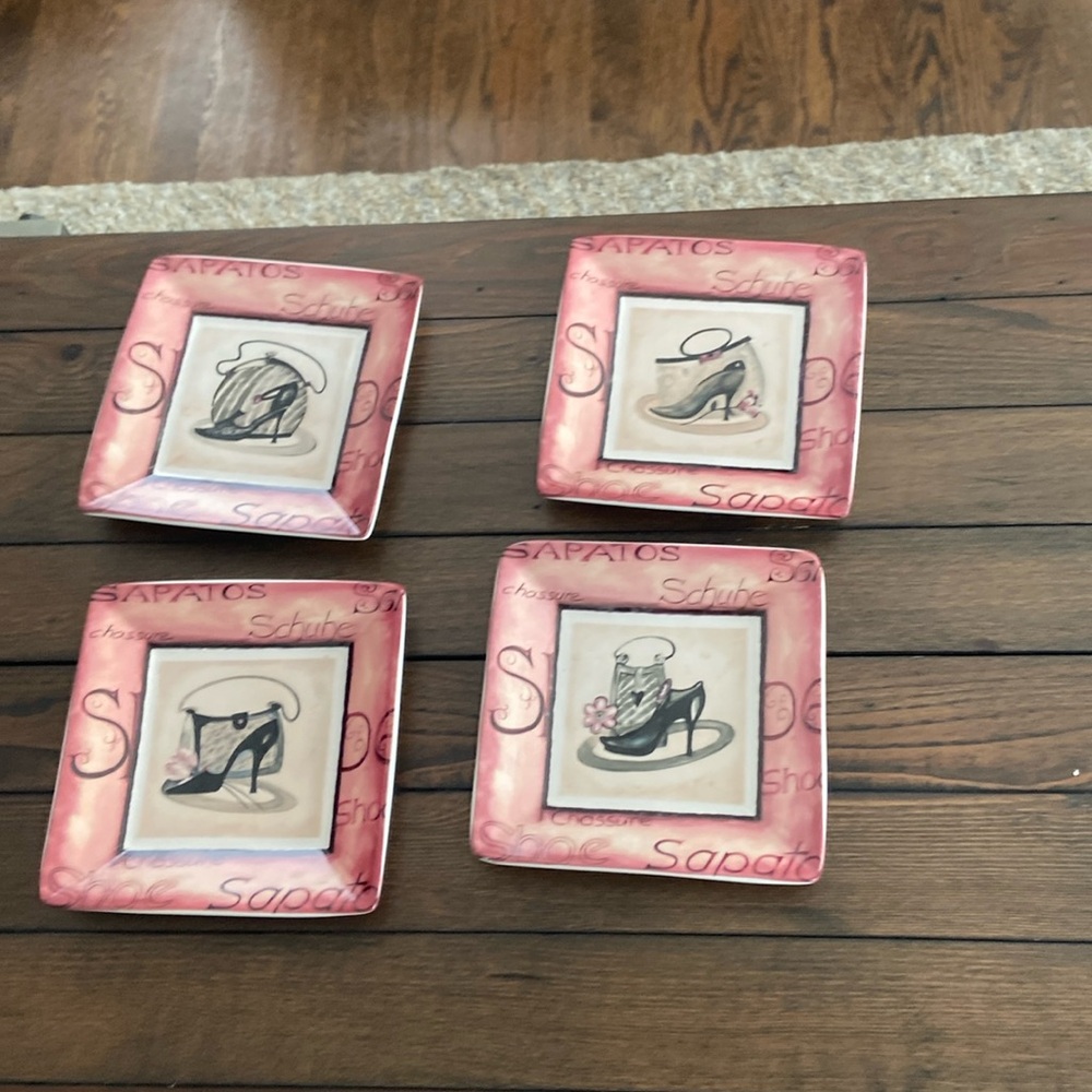 Collectible set of 4 salad/ dessert plates by Sakura sapatos design